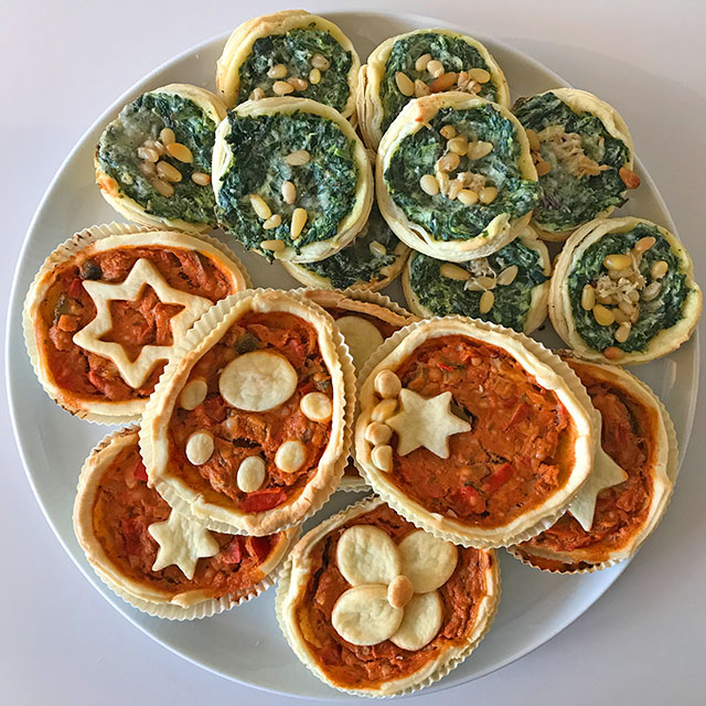 Mini-Tarte Spinat-Mozarella und Ratatouille