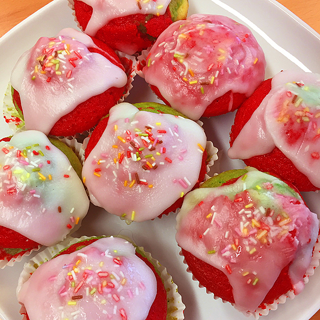 Regenbogen-Muffins