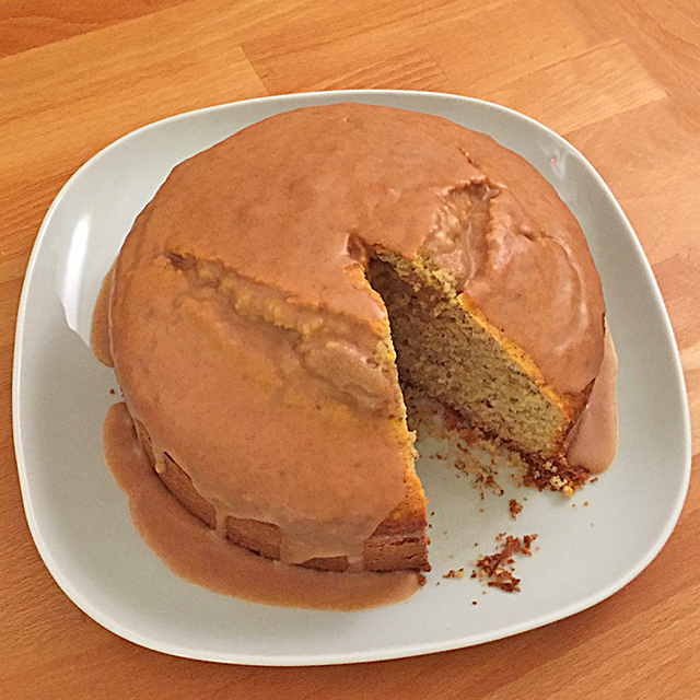Haselnuss-Mandel-Kuchen mit Zimtglasur