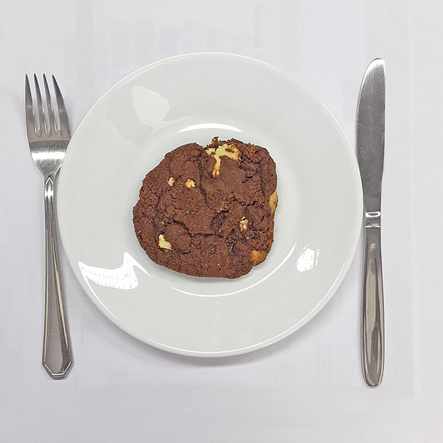 Schokokekse mit weißen und dunklen Schokostückchen